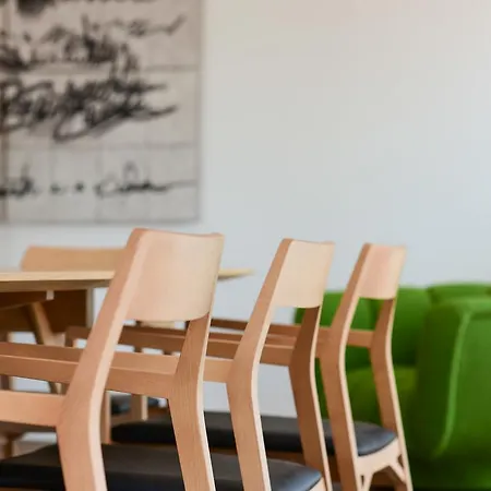 Chiado - Lounge ליסבון